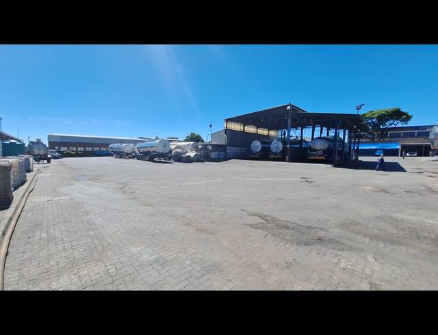 8,000M² WAREHOUSE FOR SALE IN WYNBERG